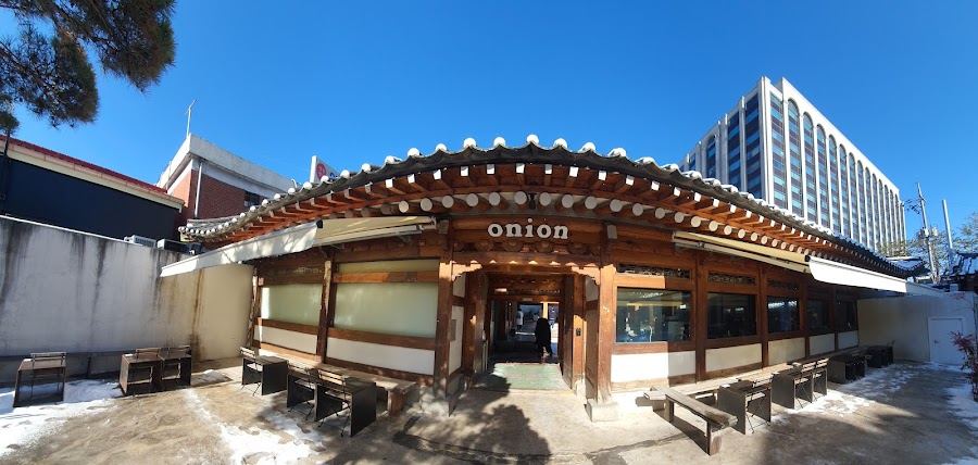 Cafe Onion Anguk